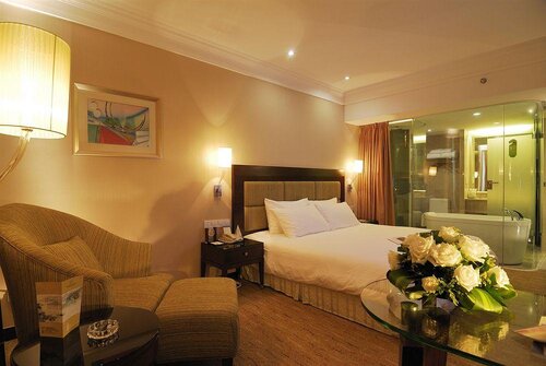 Poly White Rose Hotel