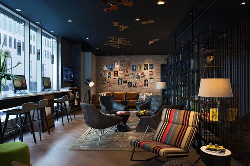 Renaissance Montreal Downtown Hotel