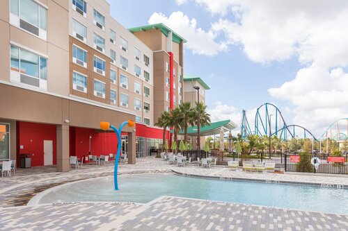 Holiday Inn Express & Suites Orlando at Seaworld