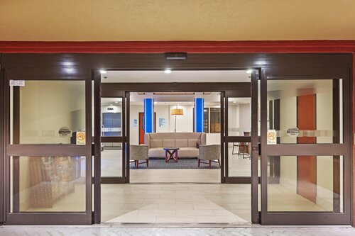 Holiday Inn Express & Suites Houston Memorial Park