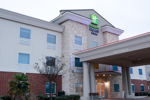 Holiday Inn Express and Suites New Boston