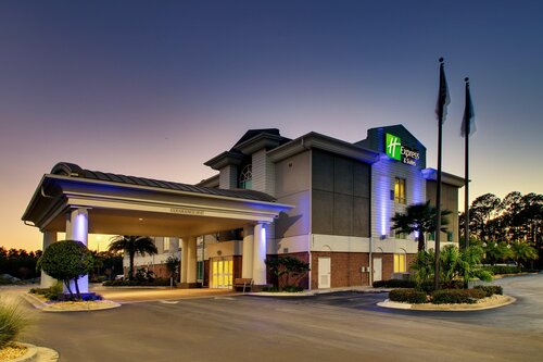 Holiday Inn Express and Suites Jacksonville North