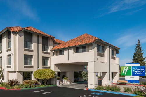 Holiday Inn Express and Suites Santa Clara Silicon