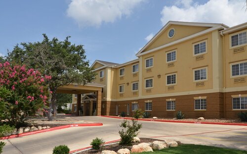 Quality Inn & Suites Airport North - Stone Oak