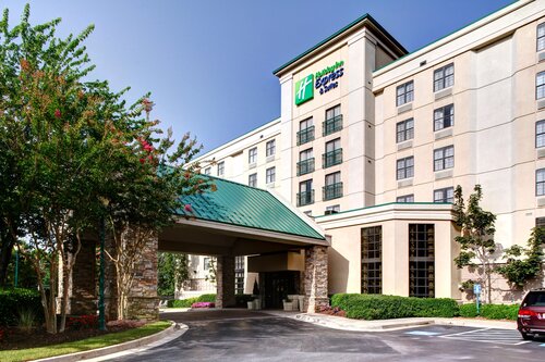 Holiday Inn Express and Suites Atlanta Buckhead