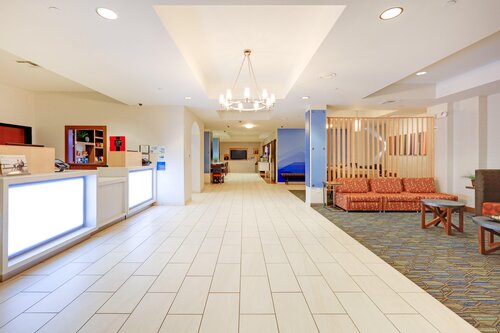 Holiday Inn Express & Suites Burleson/Ft. Worth