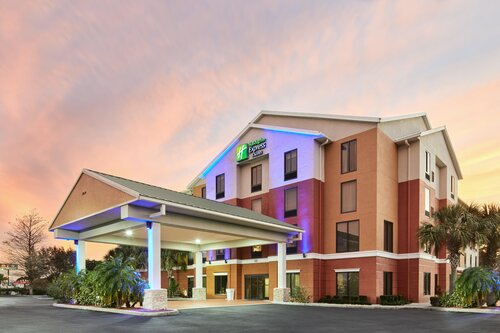 Holiday Inn Express and Suites Port Richey
