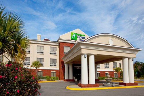 Holiday Inn Express and Suites Quincy I 10