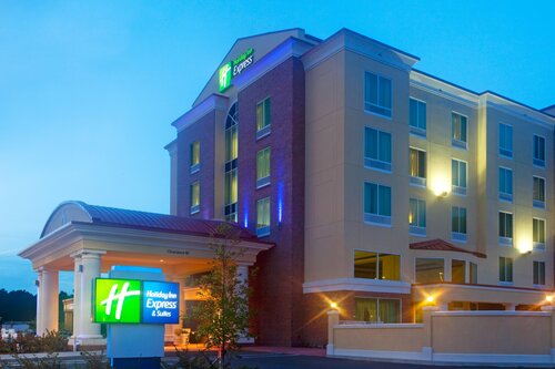 Holiday Inn Express and Suites Chaffee Jacksonvill