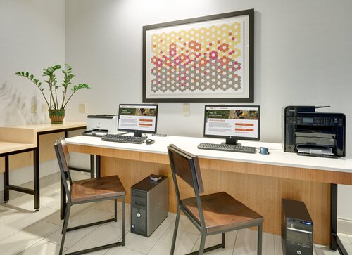 Holiday Inn Express and Suites Dublin an IHG hotel