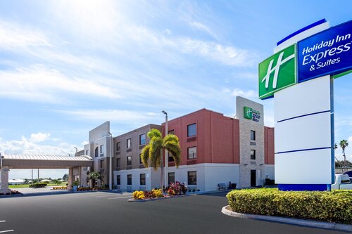 Holiday Inn Express & Suites Clewiston