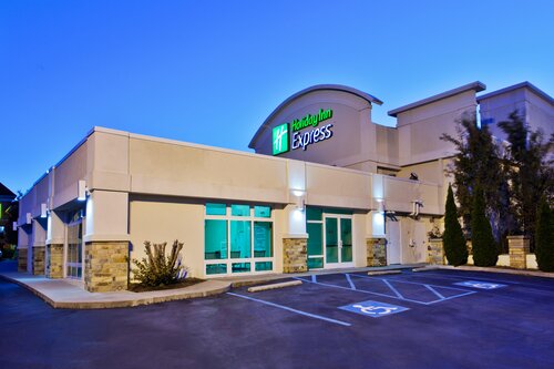 Holiday Inn Express and Suites Dalton