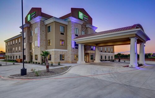 Holiday Inn Express & Suites Carrizo Springs