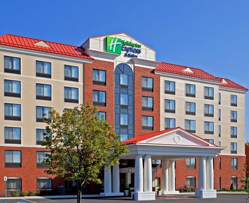 Holiday Inn Express and Suites Latham