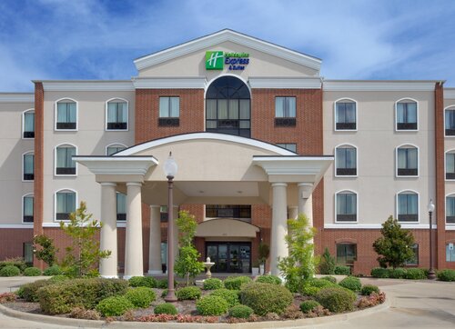 Holiday Inn Express & Suites Ennis