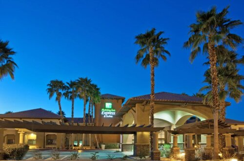 Holiday Inn Express & Suites Rancho Mirage Palm