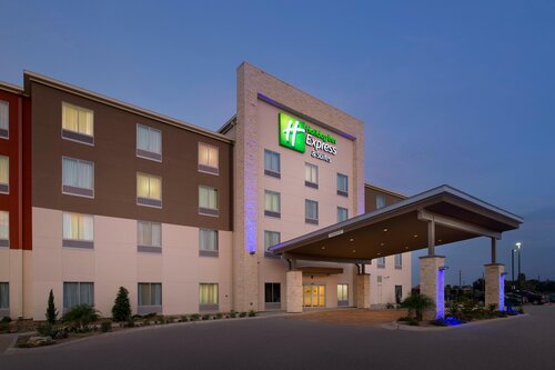 Holiday Inn Express & Suites Bay City