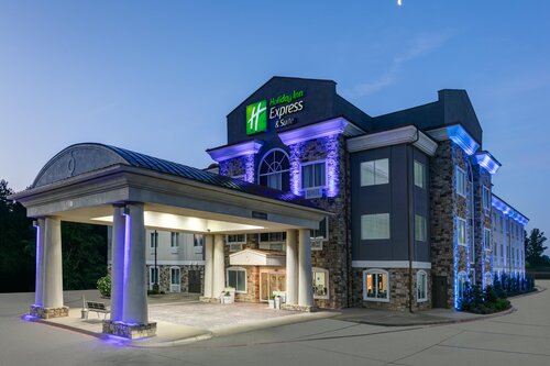 Holiday Inn Express & Suites Marshall