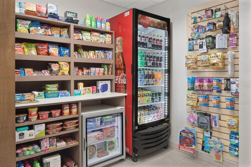 Holiday Inn Express and Suites Byron