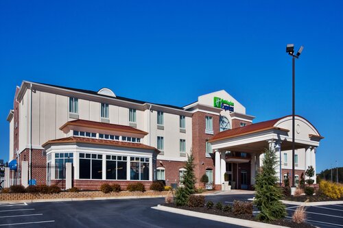 Holiday Inn Express and Suites Bremen