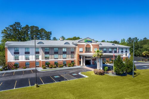 Holiday Inn Express & Suites Hinesville East - For