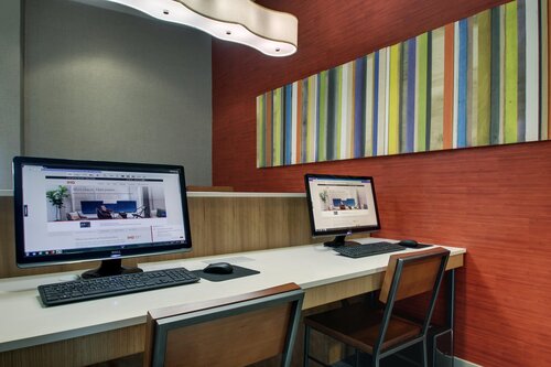 Hol. Inn Exp. Vernon College Area Highway 287