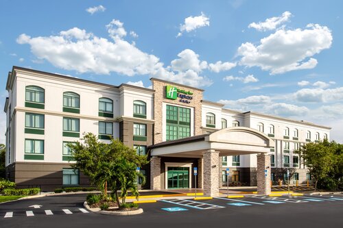 Holiday Inn Express and Suites Bradenton East Lake