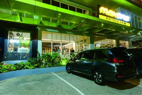 MaxOneHotels.com@Dharmahusada - Surabaya