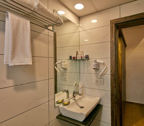 Regenta Inn, Airport