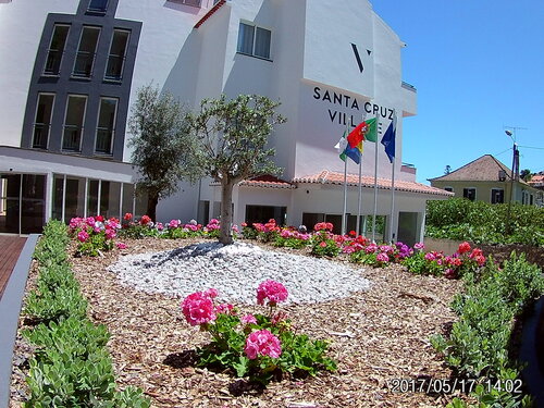 Santa Cruz Village Hotel