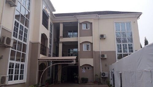 Junbic Apartment and Suites