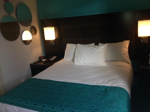 Howard Johnson by Wyndham Brooklyn