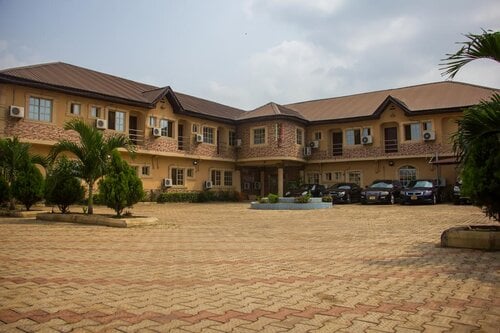 Masbat DeKings Hotel