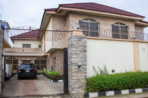 Tivoli Residence & Bar