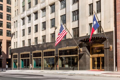 Renaissance Saint Elm Dallas Downtown Hotel