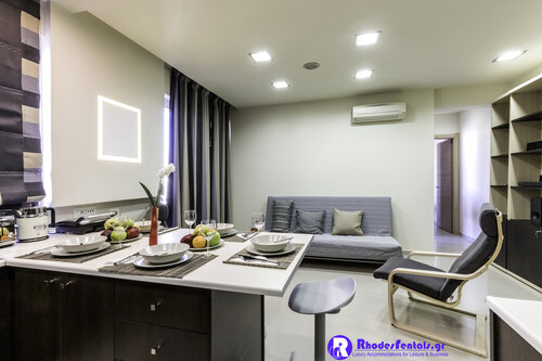 Rhodes Central Suite