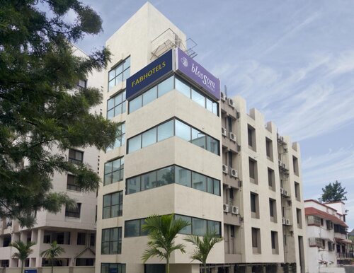 Fabhotel Blossoms Pune Airport (Viman Nagar)
