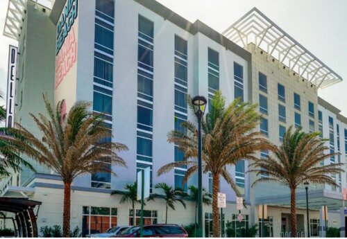 Hotel Dello Fort Lauderdale Airport
