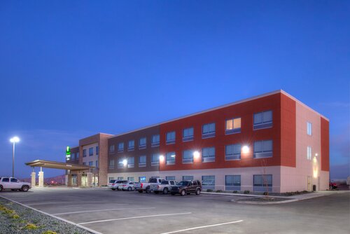 Holiday Inn Express and Suites Van Horn