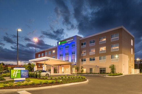 Holiday Inn Express and Suites Tampa North - Wesle
