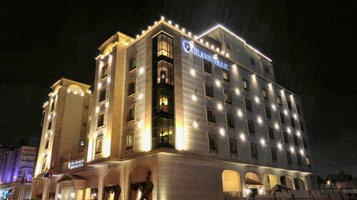 Grand Park Hotel