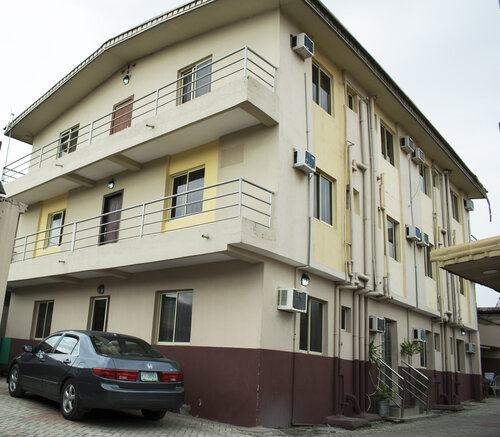 Maxton Suites Magodo