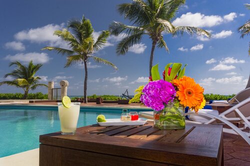 Casa Del Puerto By Mij Beachfront Hotel