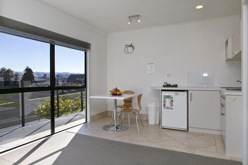 Le Chalet Suisse Motel Apartments