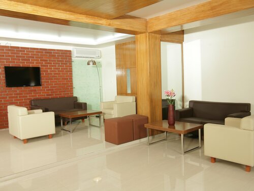 Richmond Hotel And Suites