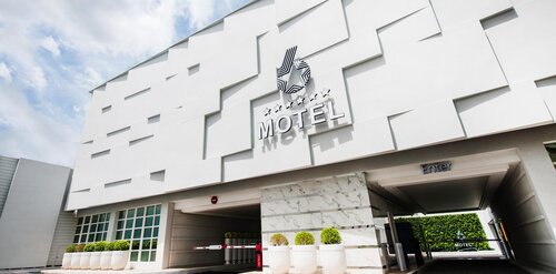 6 Star Motel