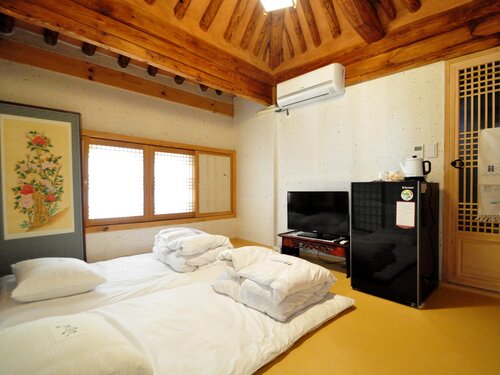 Gallery Jin Hanok Guesthouse