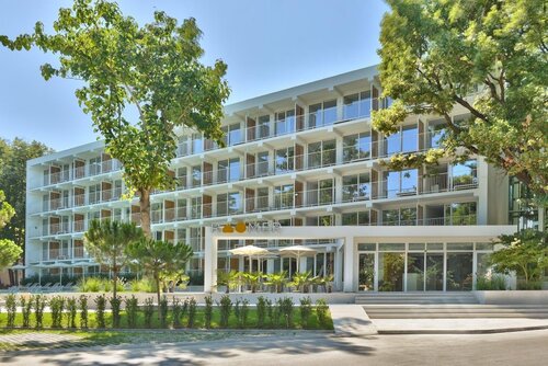 Ibis Styles Golden Sands Roomer Hotel