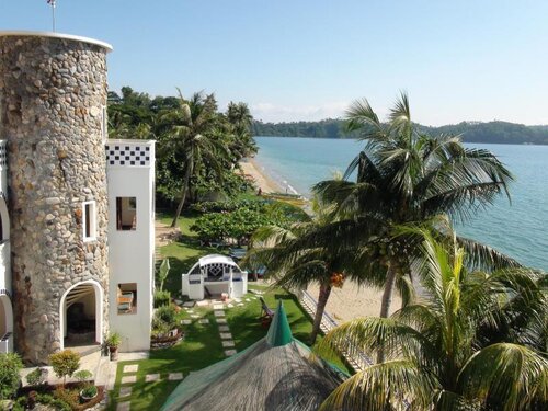 Squares Beachfront Apartments