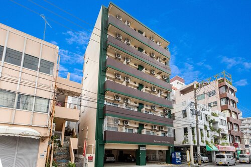 Mr. Kinjo in Eminence Maejima